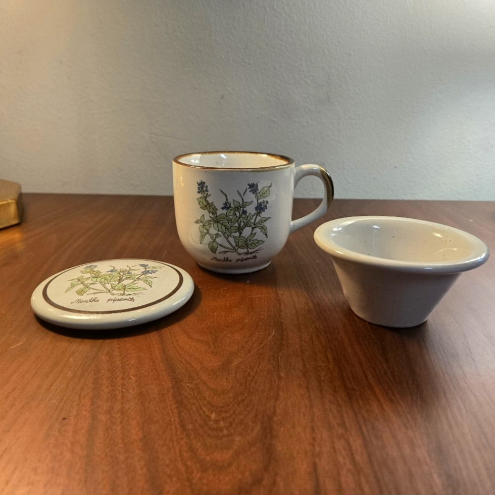 Ceramic Peppermint Tea Mug - Picture 2 of 3